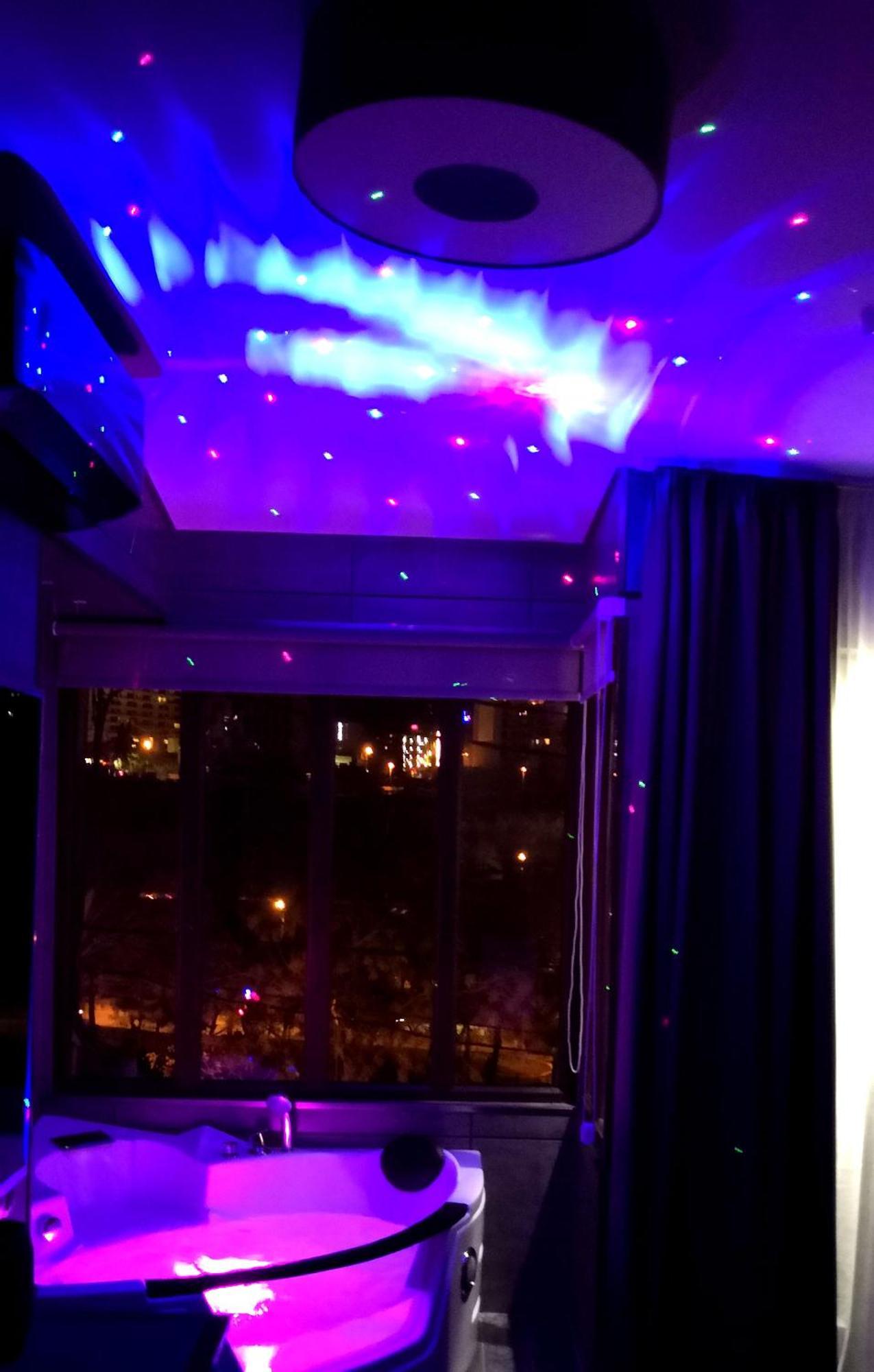 Piano Borracho Boutique Hotel Old Тбилиси Стая снимка