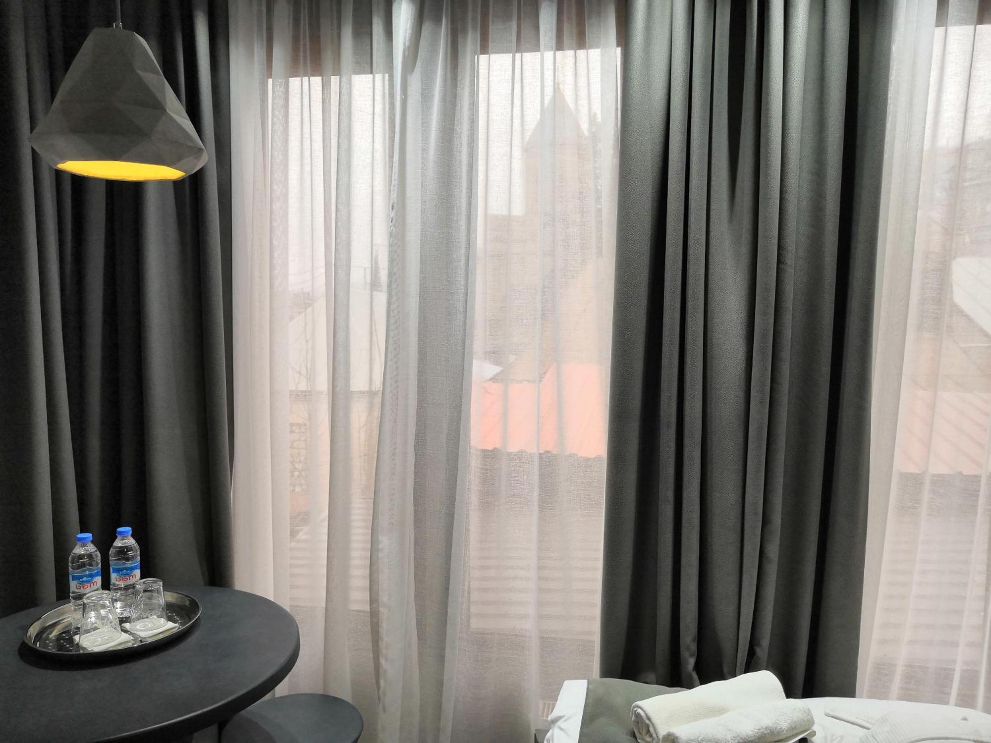 Piano Borracho Boutique Hotel Old Тбилиси Стая снимка